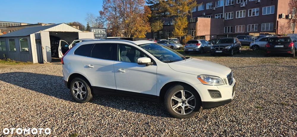 Volvo XC 60 D5 AWD Geartronic Summum - 11