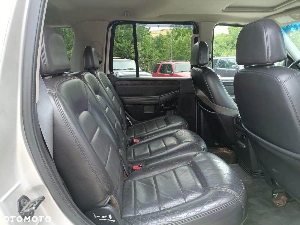 Ford Explorer - 17