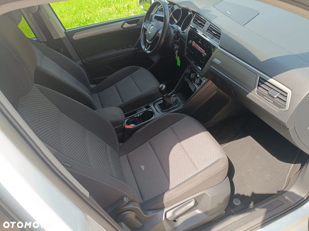 Volkswagen Touran 1.6 TDI SCR (BlueMotion Technology) Trendline - 14