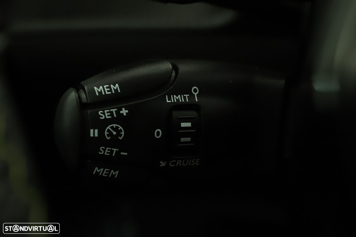 Peugeot 2008 1.2 PureTech GT EAT8 - 18