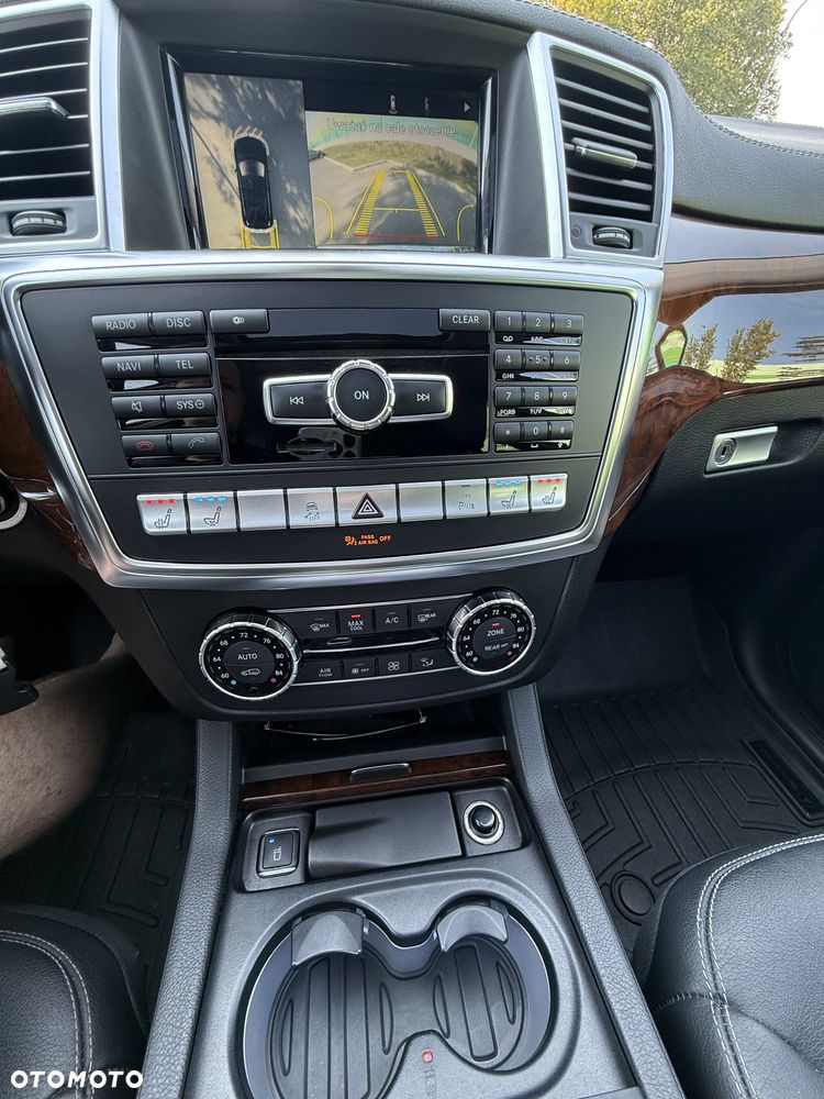 Mercedes-Benz GL - 25