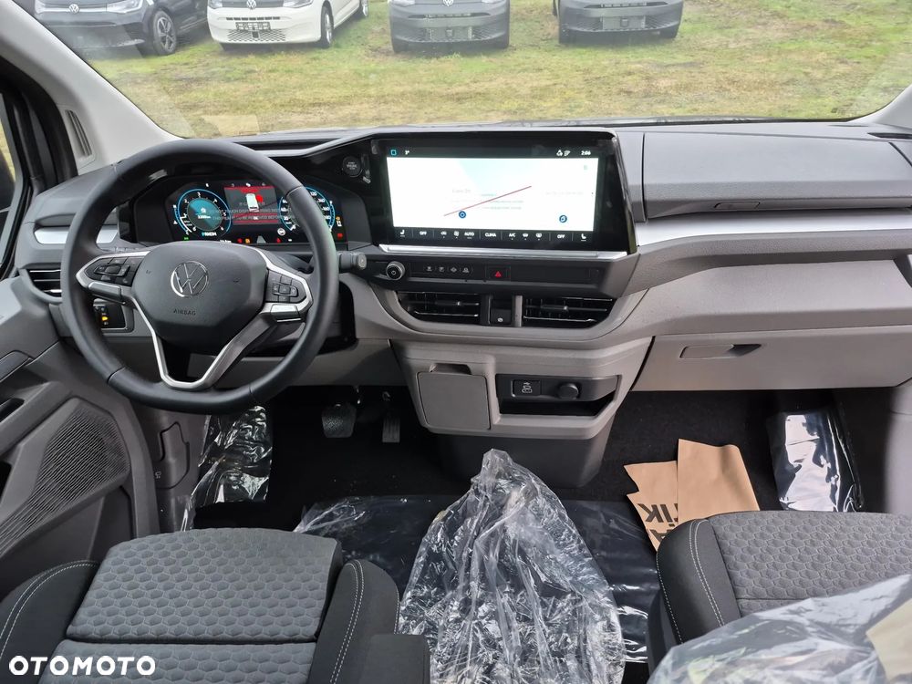 Volkswagen Caravelle - 10