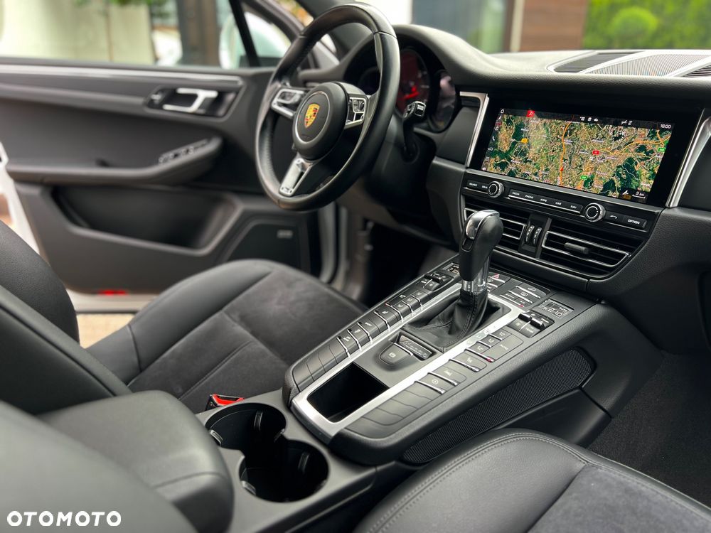Porsche Macan - 8