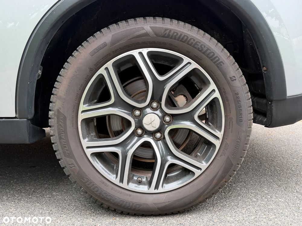 Mitsubishi Outlander 2.0 4WD Plus - 33