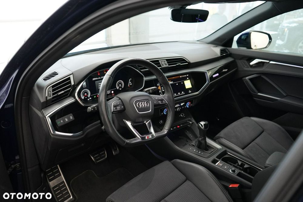 Audi Q3 Sportback - 12