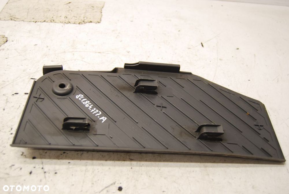 PODSTOPNICA PODNÓZEK 8L1864777A AUDI A3 8L LIFT - 2