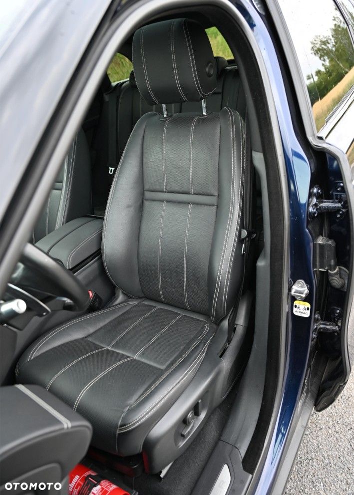 Land Rover Range Rover Velar 3.0 D300 mHEV SE - 25