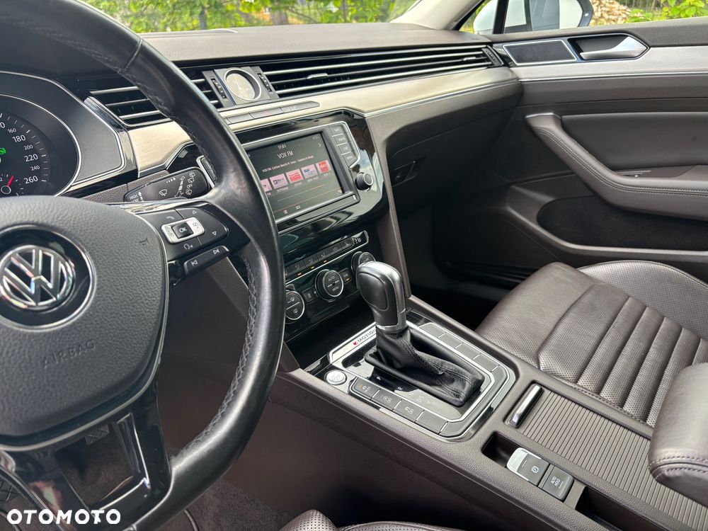 Volkswagen Passat 2.0 TDI Bi-Turbo BMT 4Mot Highline DSG - 10