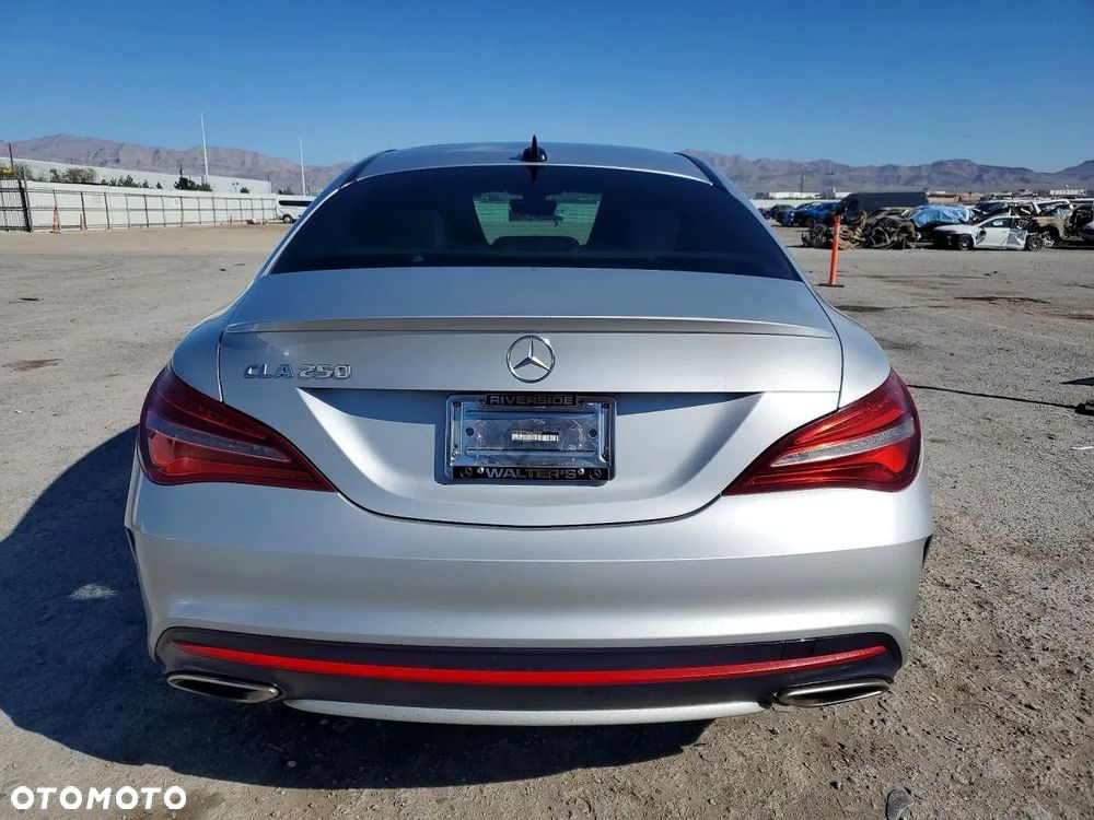 Mercedes-Benz CLA 250 4Matic 7G-DCT Sport - 6