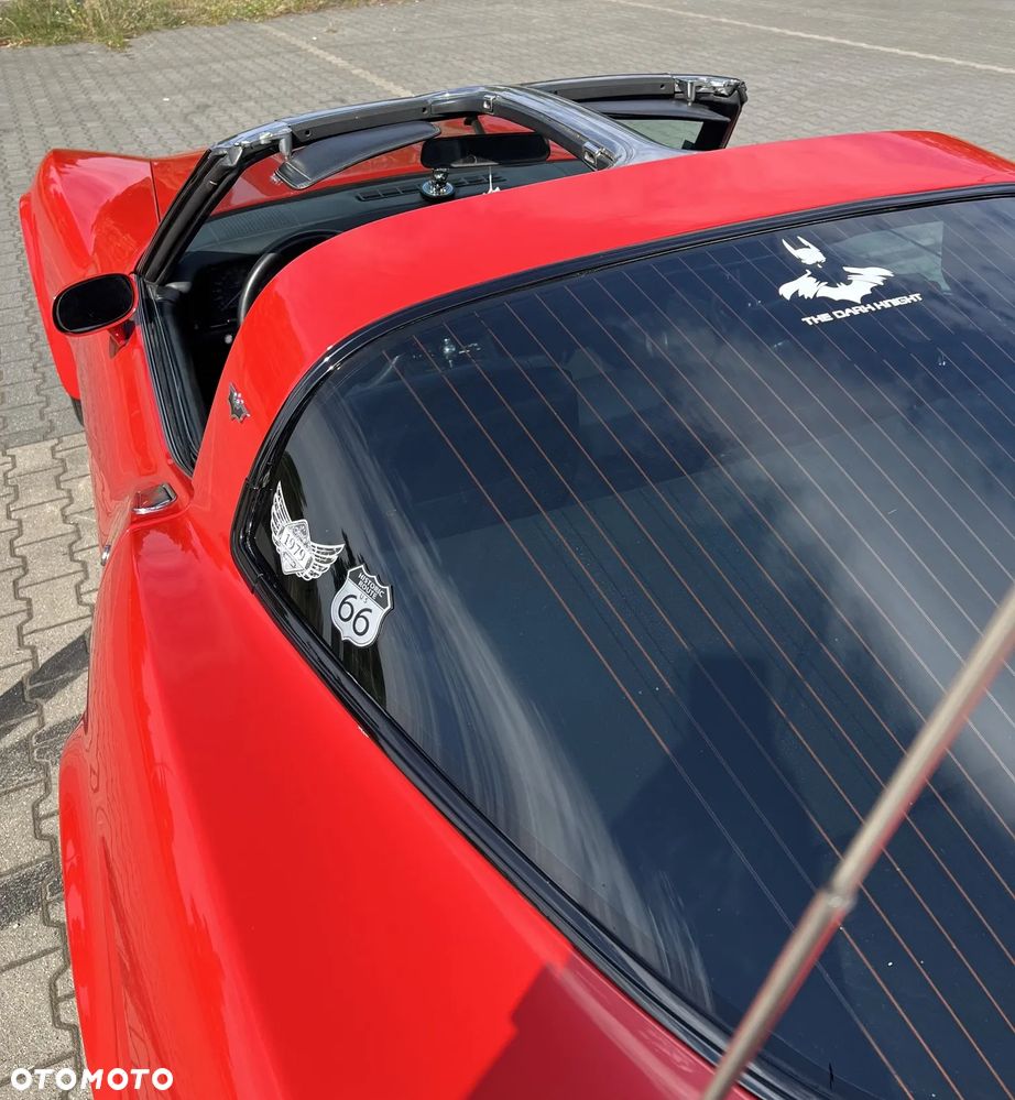 Chevrolet Corvette - 11