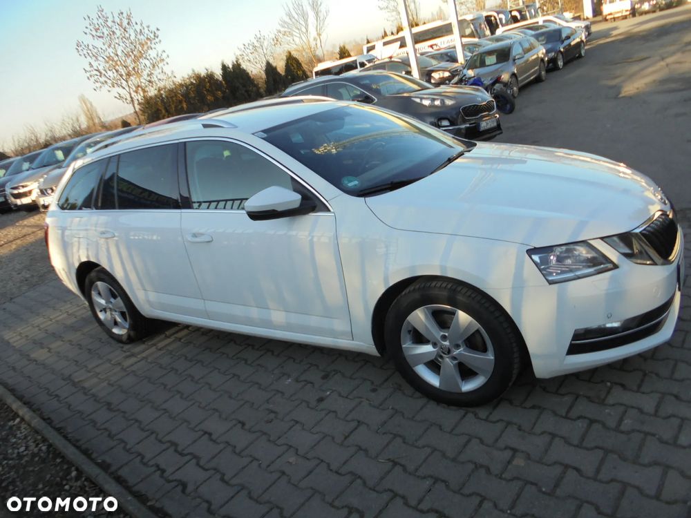 Skoda Octavia 2.0 TDI DSG Ambition - 36