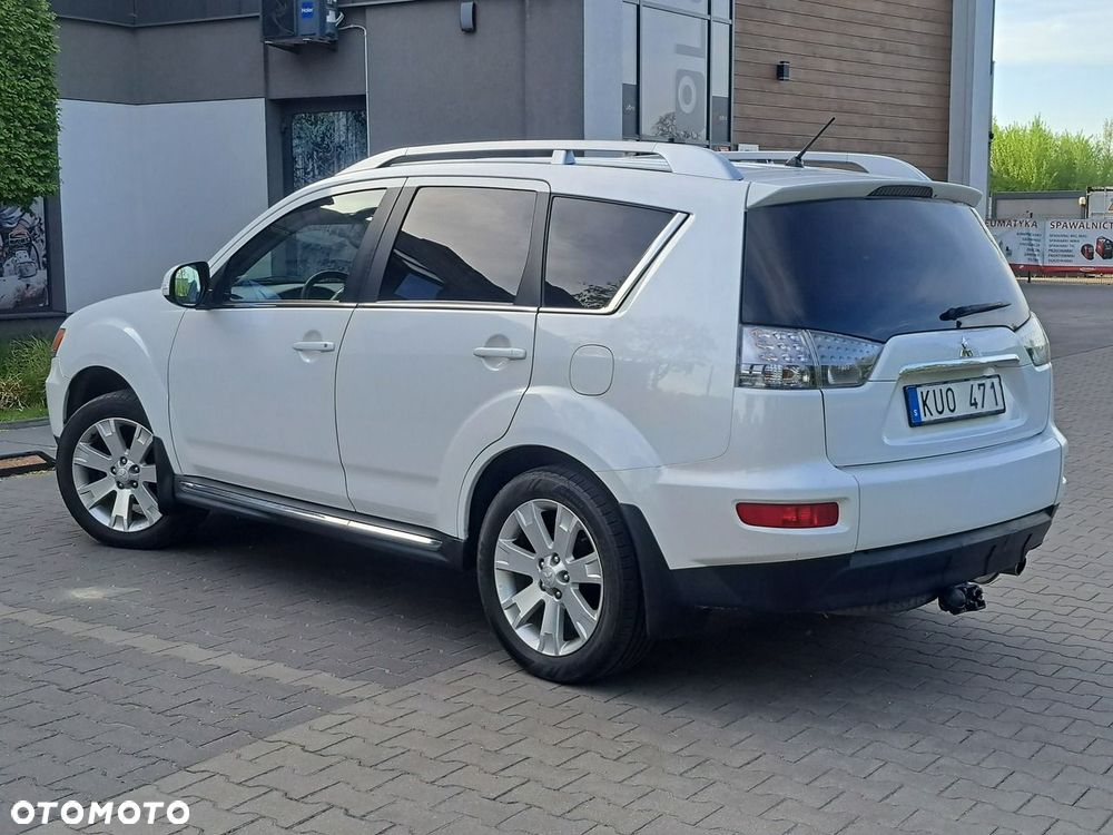 Mitsubishi Outlander - 9