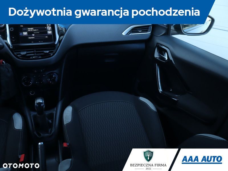 Peugeot 208 - 10
