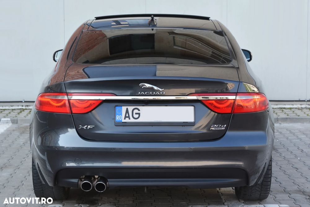 Jaguar XF - 20