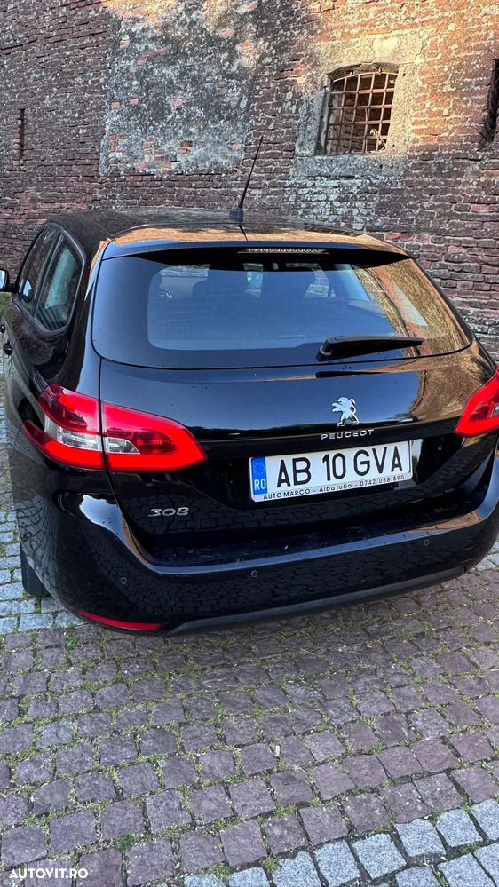 Peugeot 308 - 8