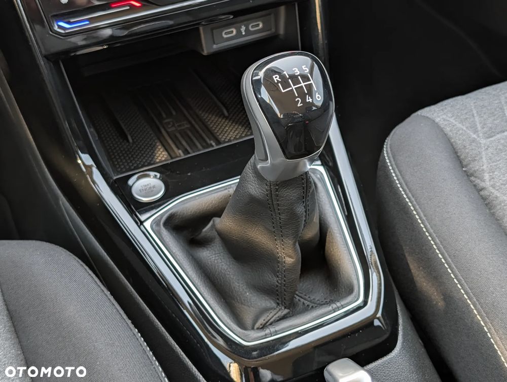 Volkswagen T-Cross 1.0 TSI Life Plus - 22