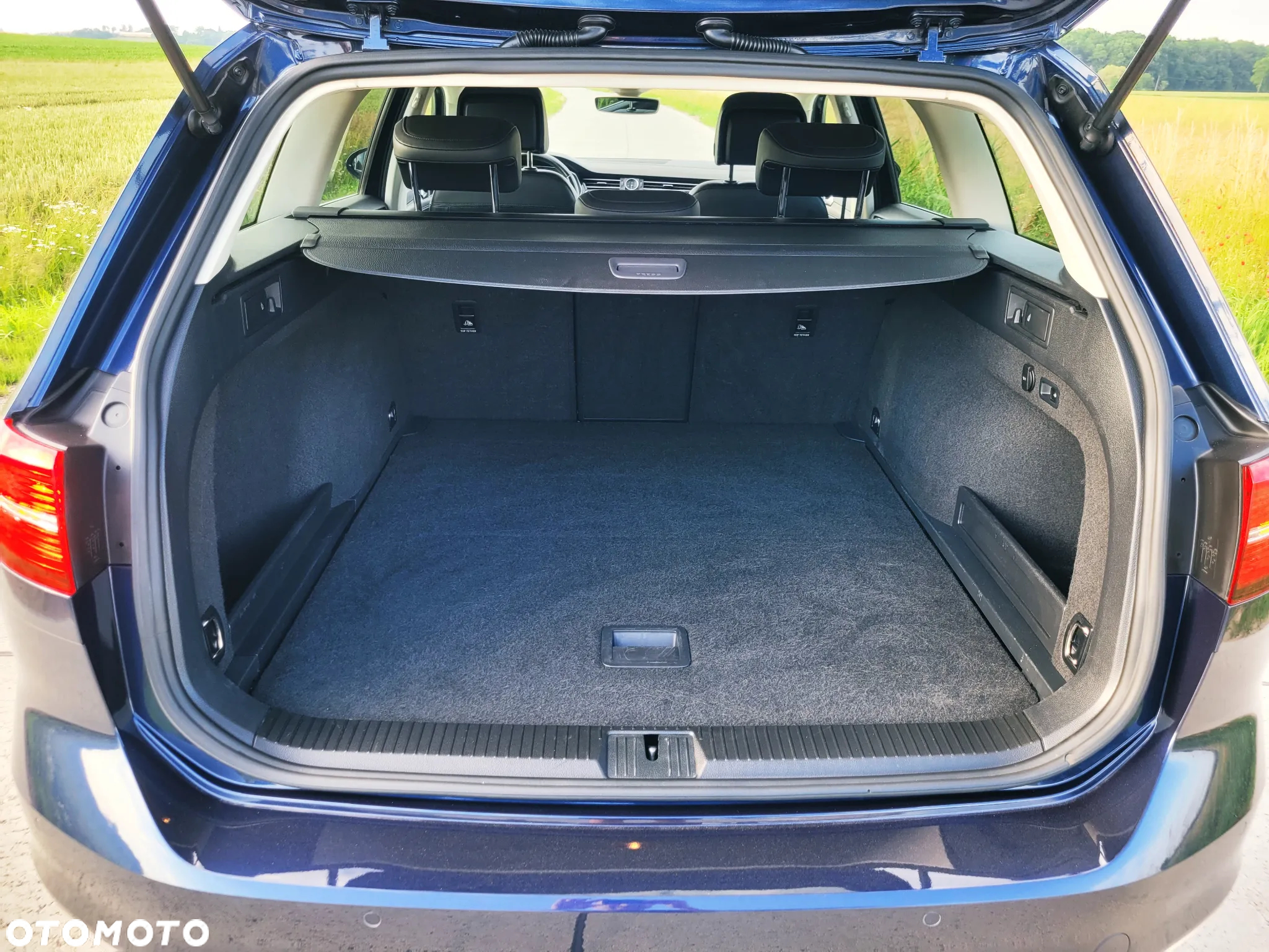 Volkswagen Passat Variant 2.0 TDI (BlueMotion Technology) Highline - 22