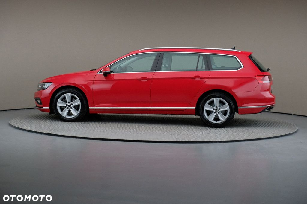Volkswagen Passat - 4