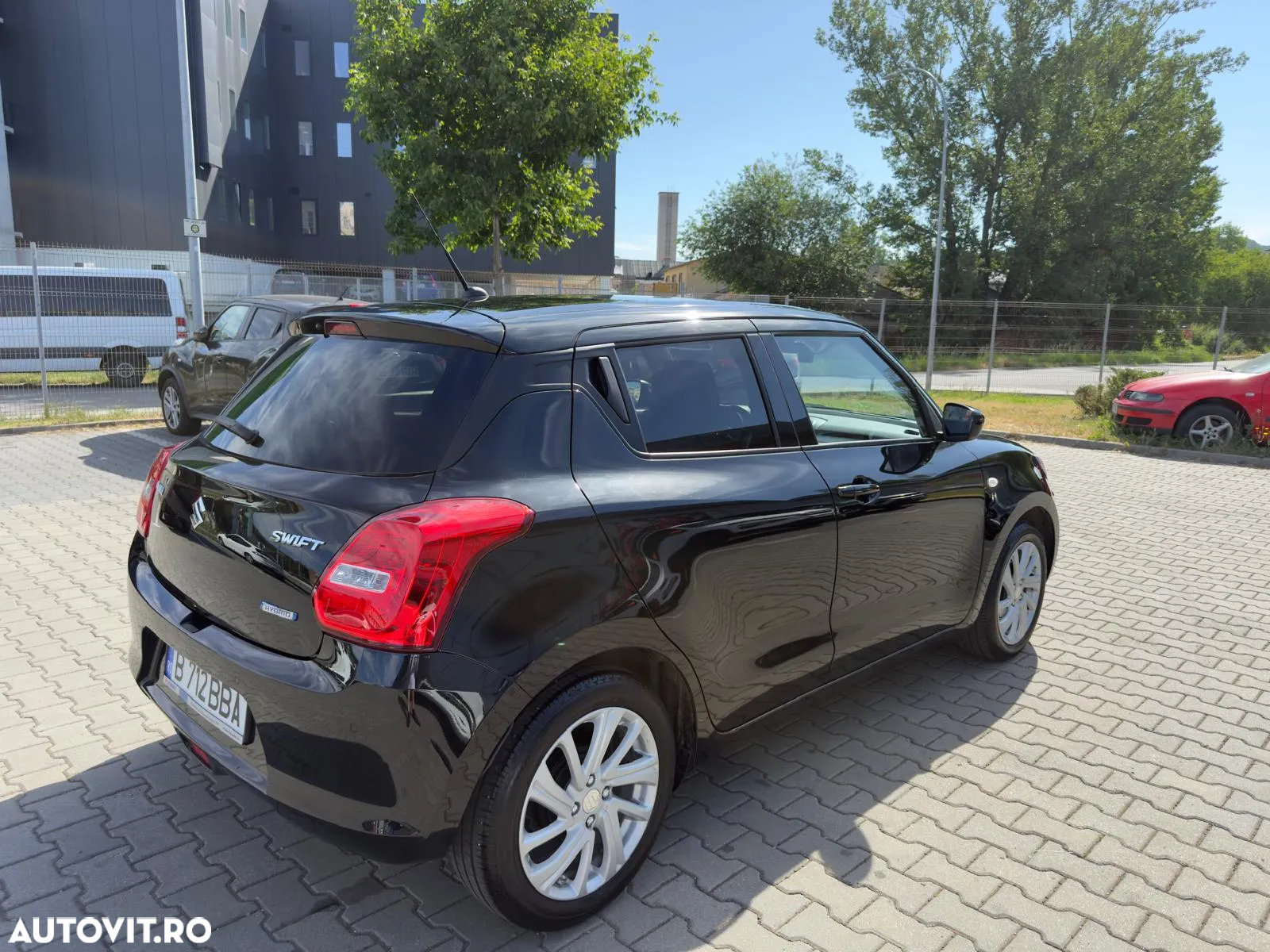 Suzuki Swift 1.2 Dualjet 12V MHEV CVT Passion - 4
