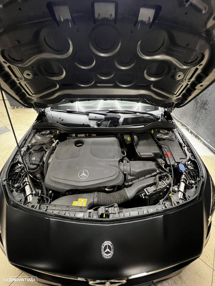 Mercedes-Benz CLA 180 AMG Line - 34
