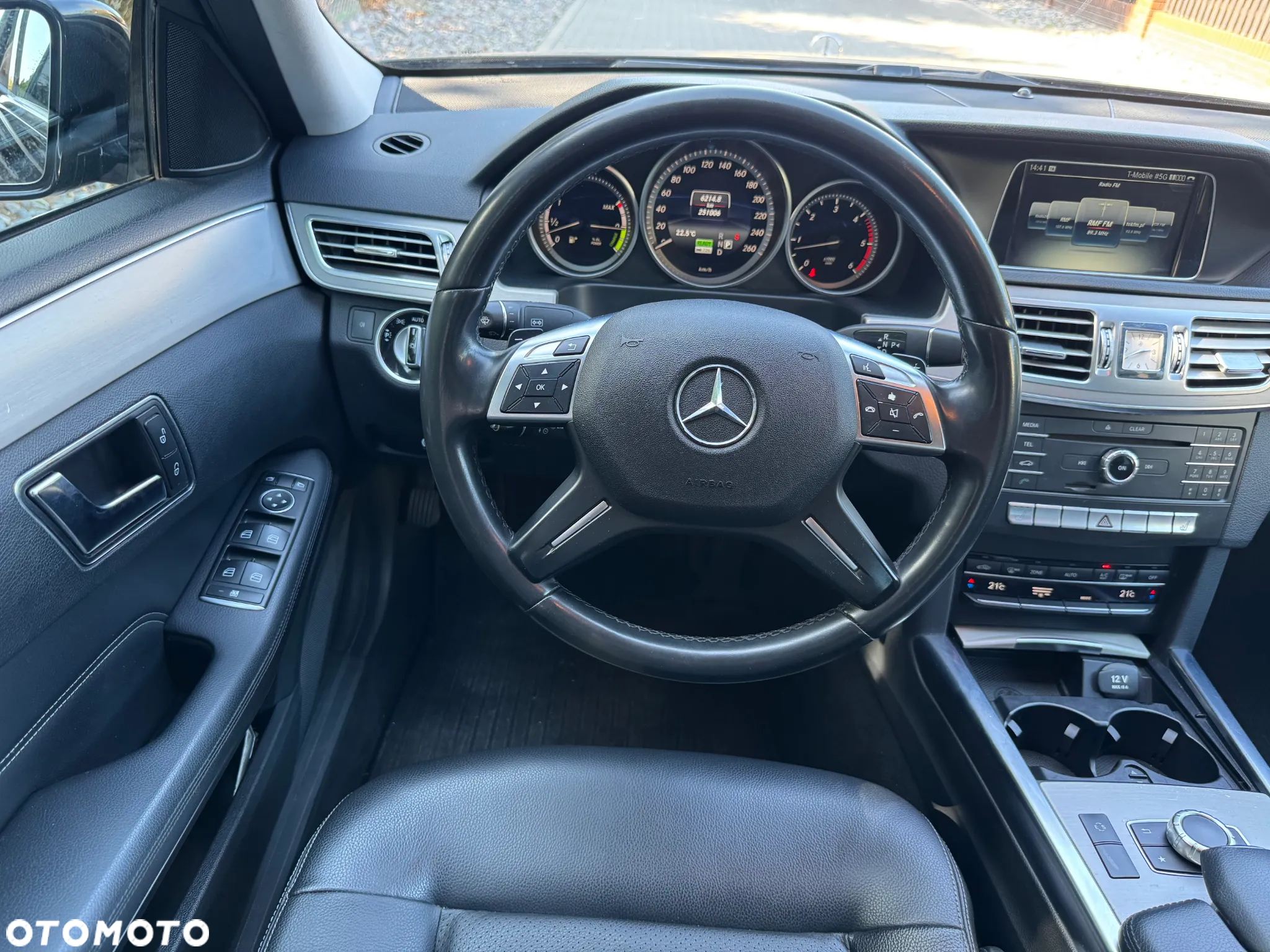 Mercedes-Benz Klasa E 300 BlueTEC HYBRID 7G-TRONIC Elegance - 24