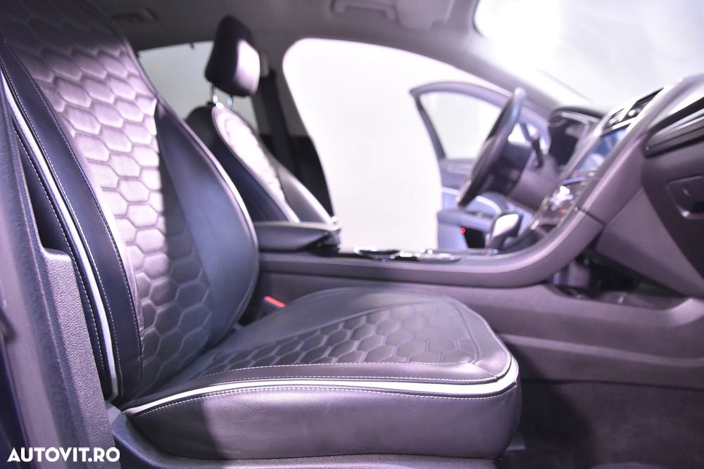 Ford Mondeo 2.0 HEV Vignale - 11