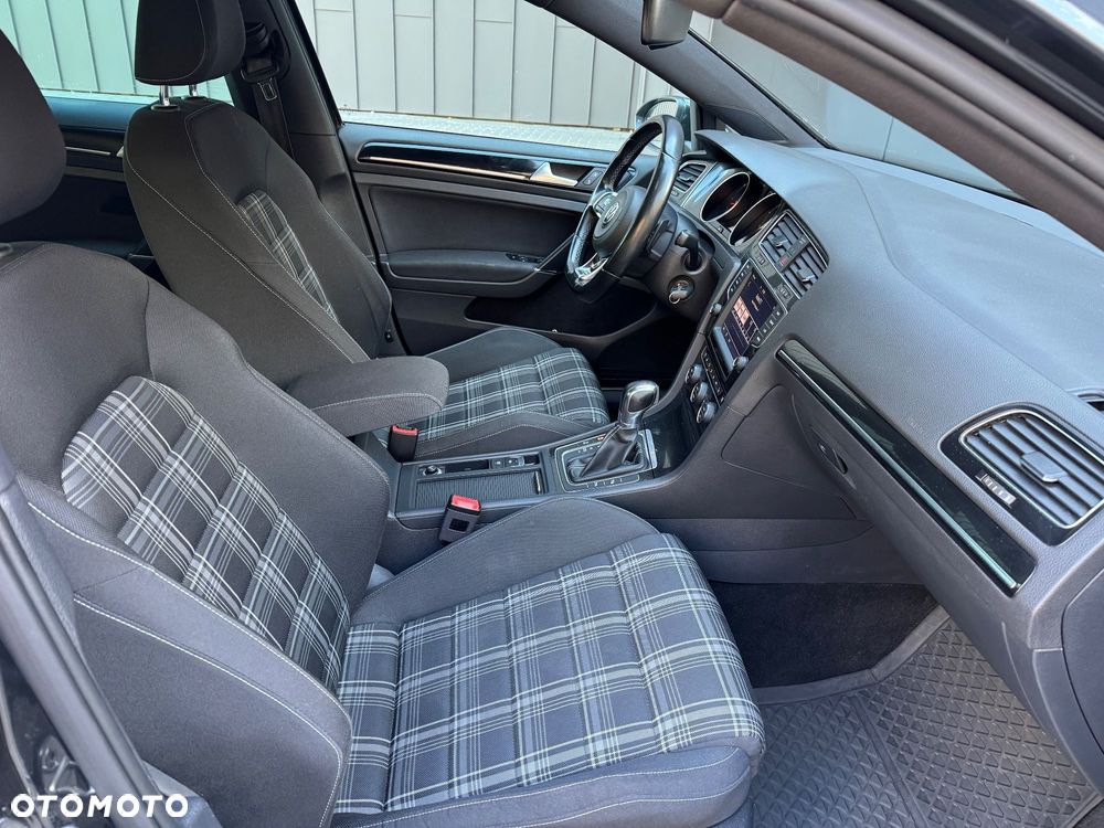 Volkswagen Golf GTD (BlueMotion Technology) DSG - 25