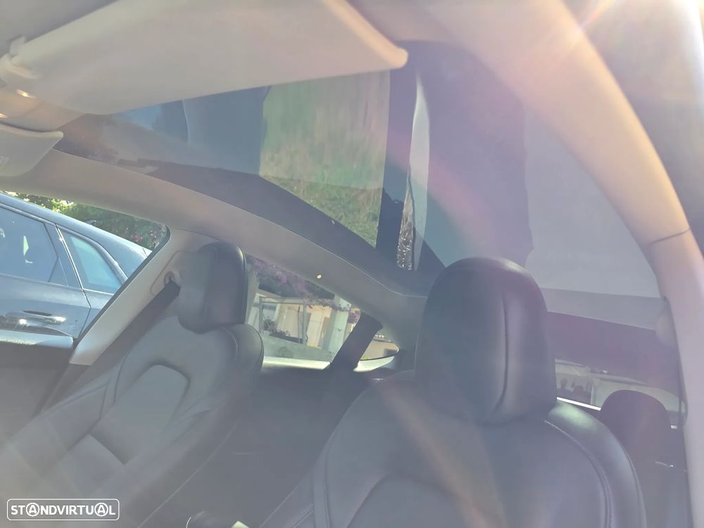 Tesla Model Y Standard - 11