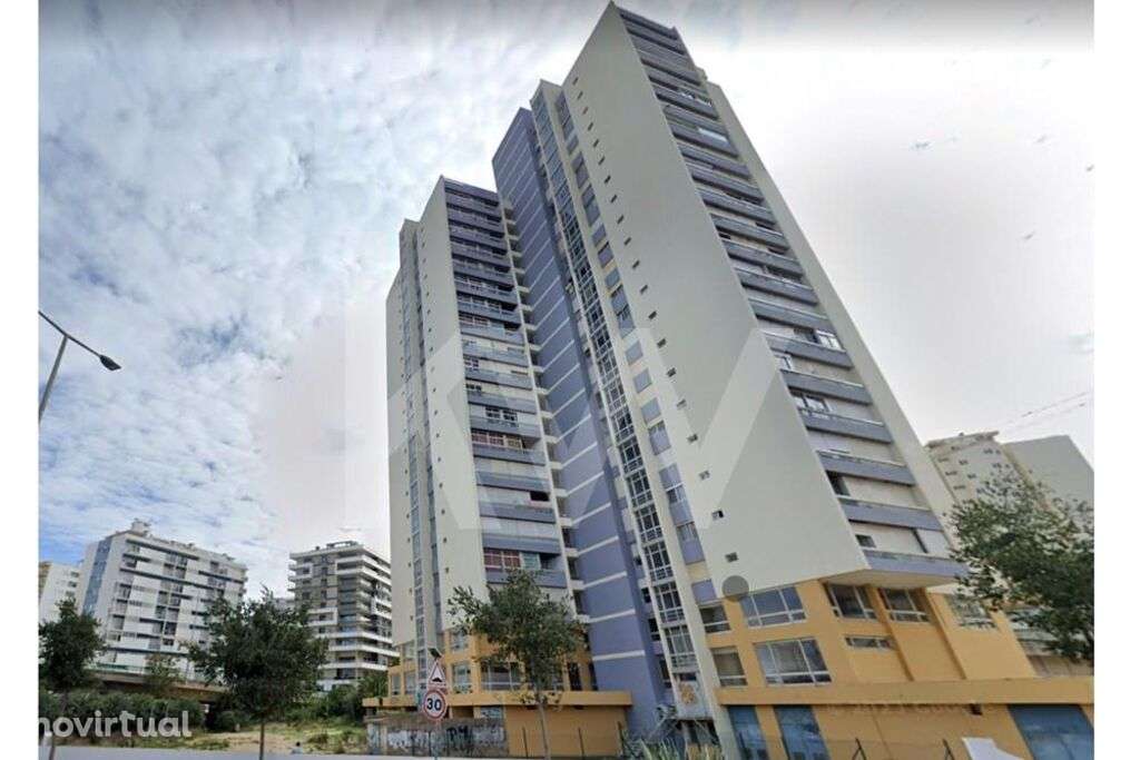 T0+1 a 100 metros da Praia da Rocha - Grande imagem: 2/2