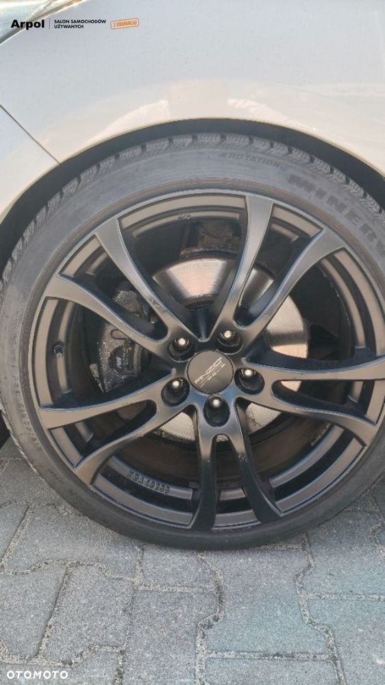 Hyundai Veloster - 27