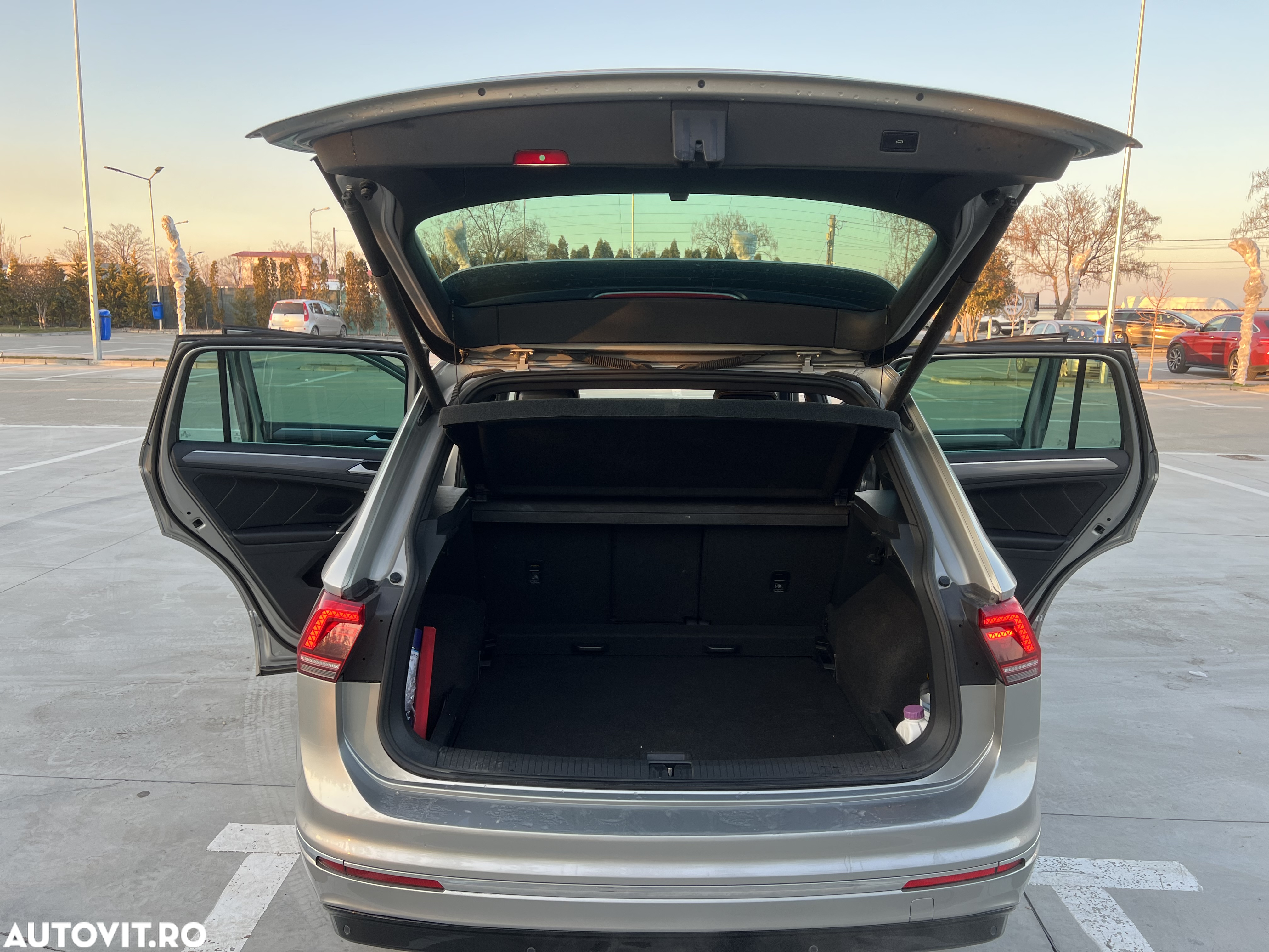 Volkswagen Tiguan - 27