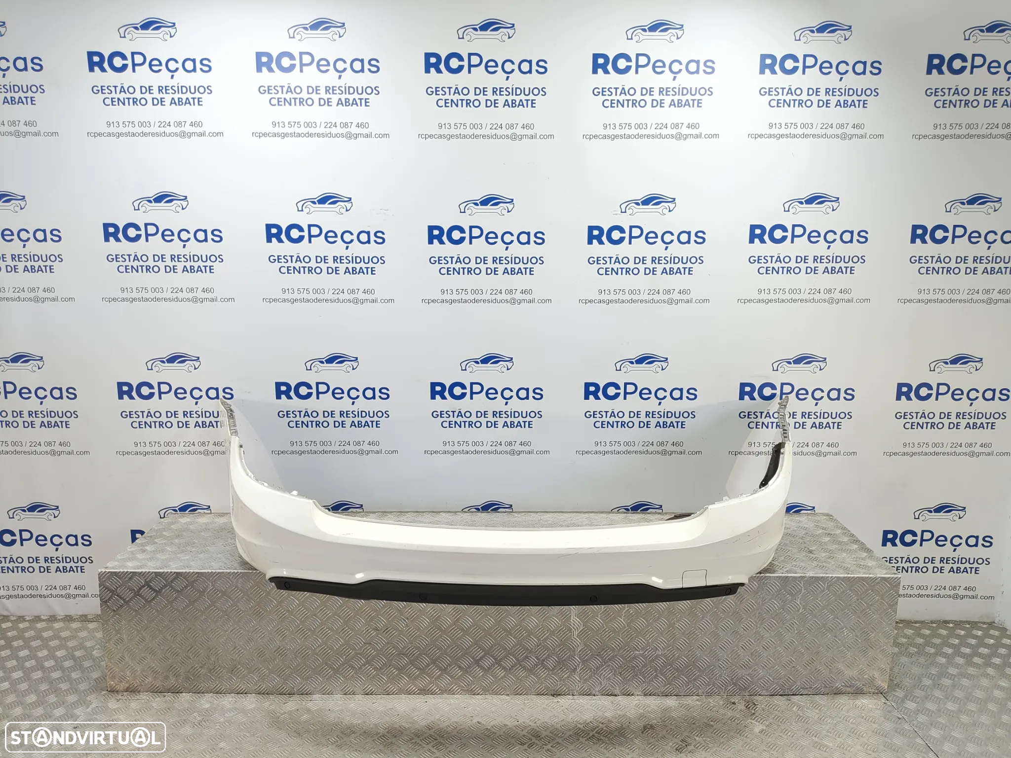 Parachoques traseiro Original Mercedes Benz Class C W204 Facelift AMG Sensores Estacionamento - 10