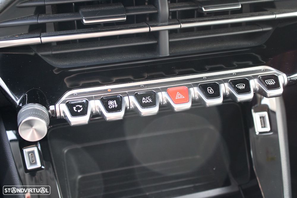 Peugeot e-208 Active - 21