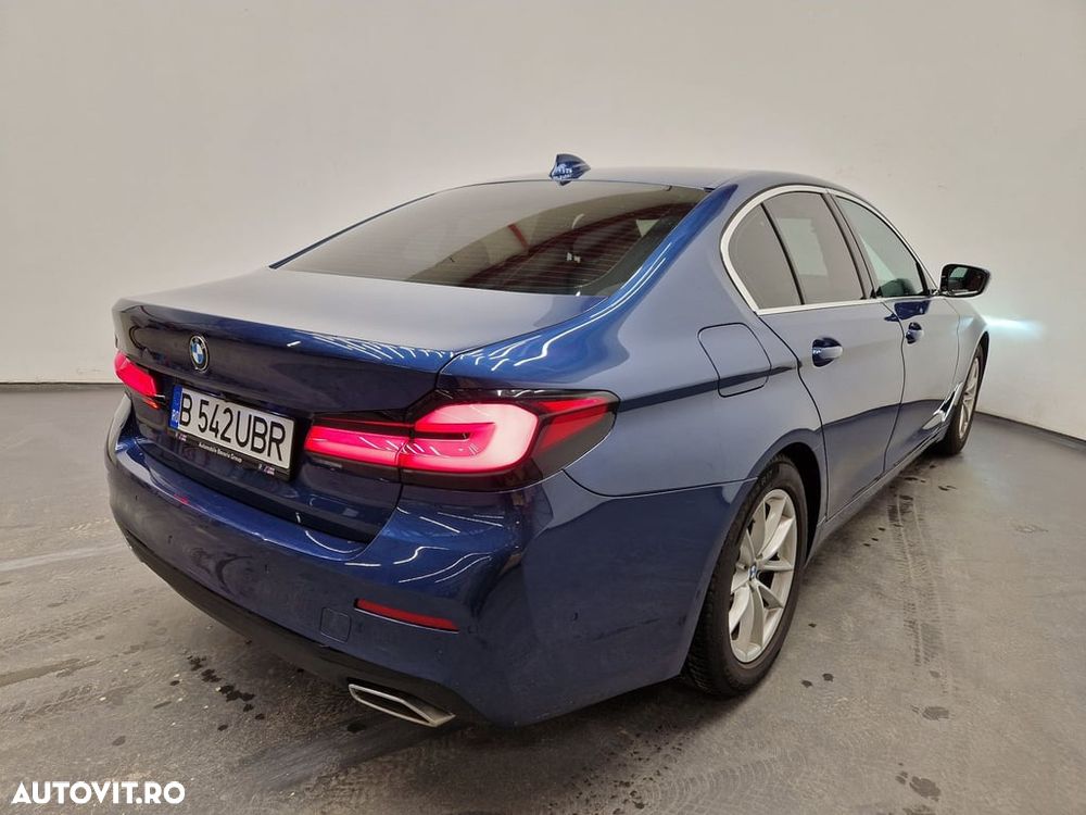 BMW Seria 5 520d xDrive AT - 4