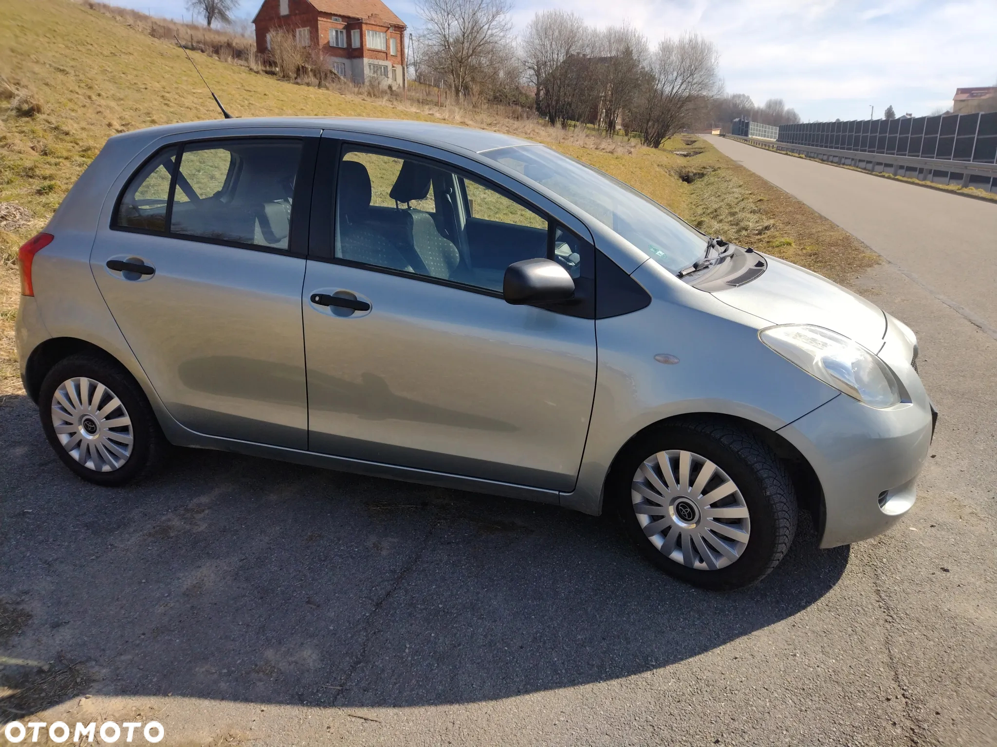 Toyota Yaris - 10