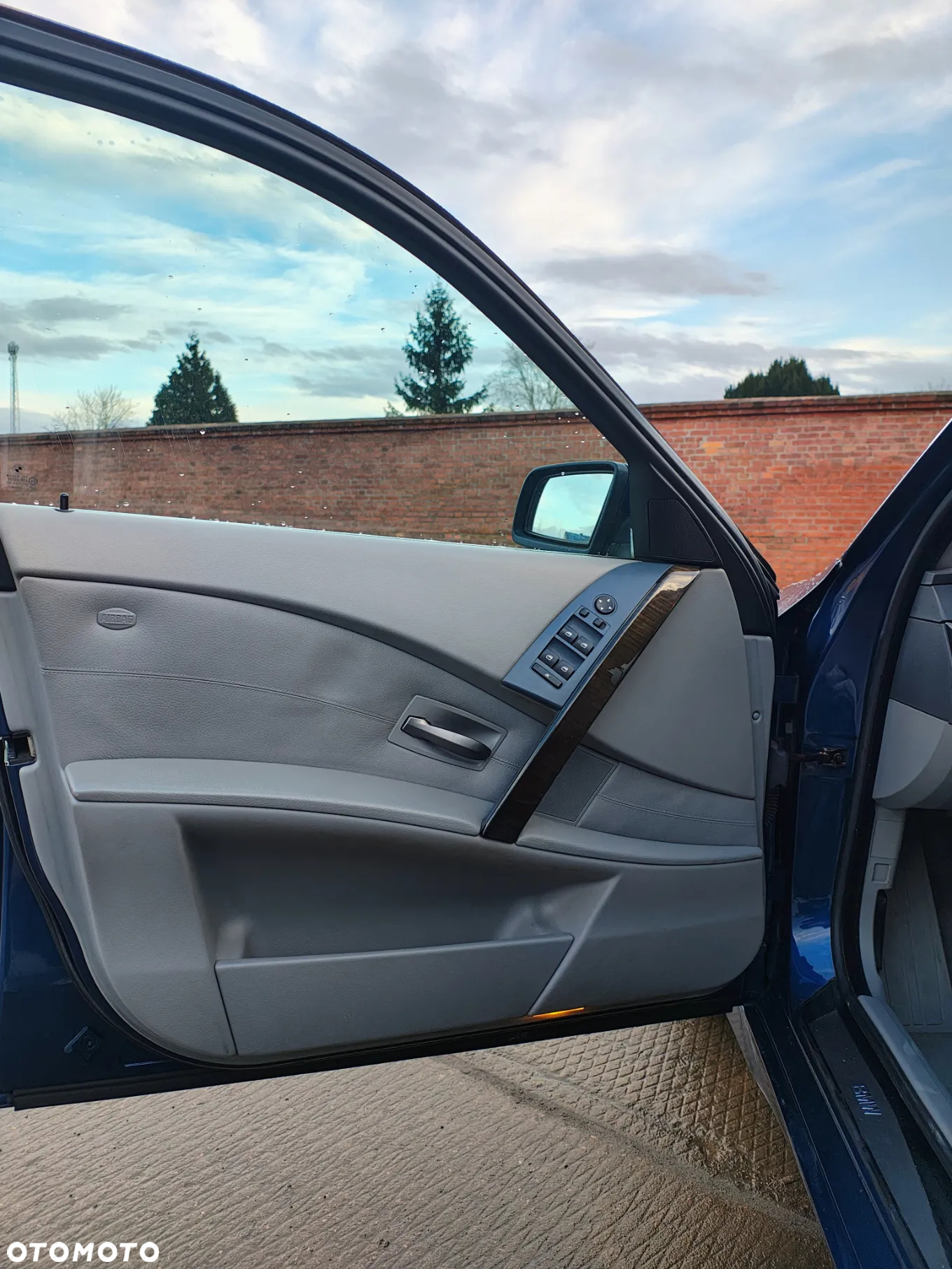 BMW Seria 5 525d Touring - 14