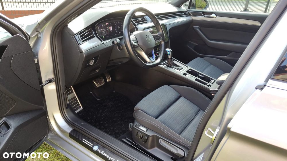 Volkswagen Passat ver-variant-1-4-tsi-plug--in--hybrid-dsg-gte - 24