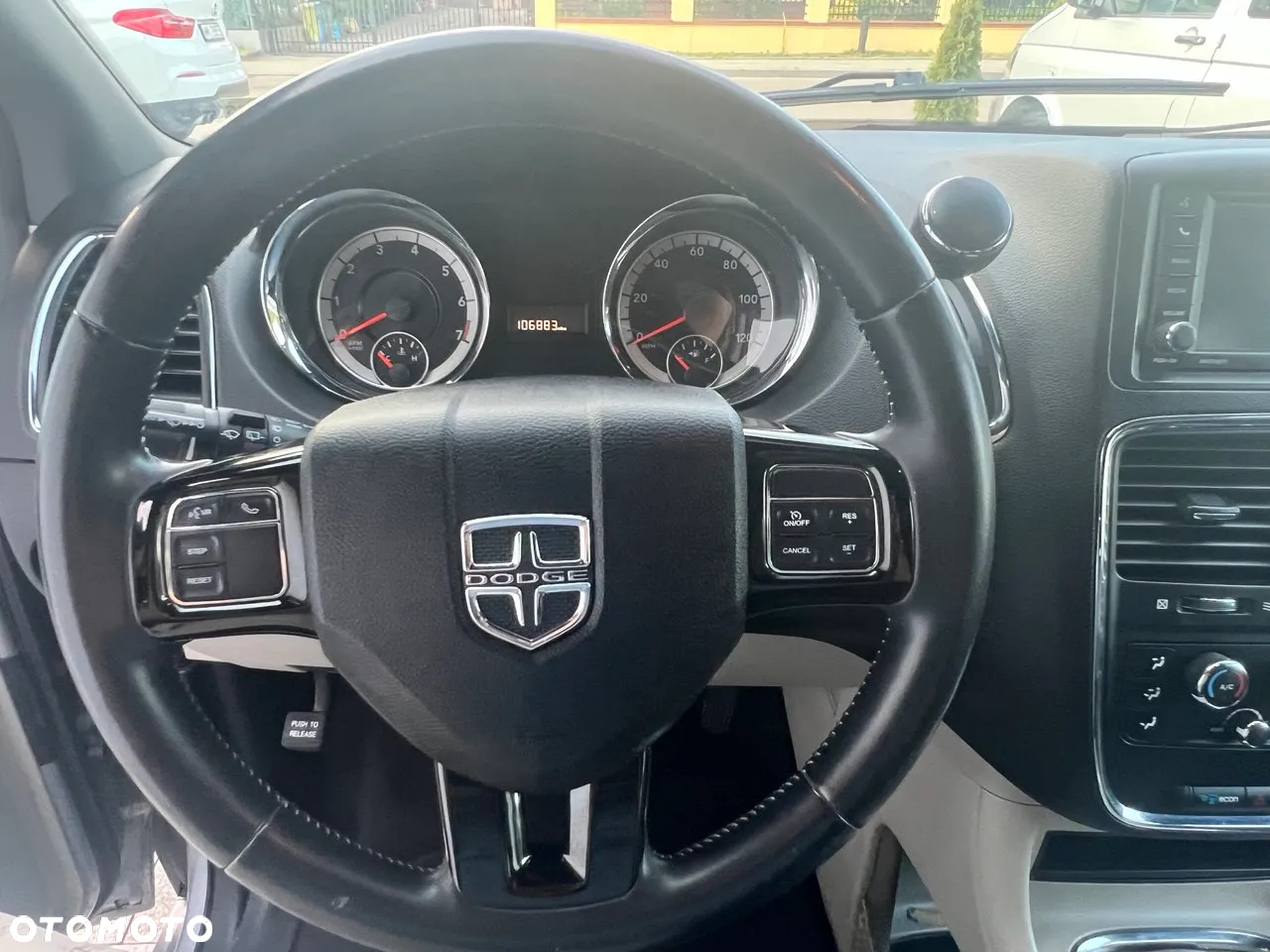 Dodge Grand Caravan - 5