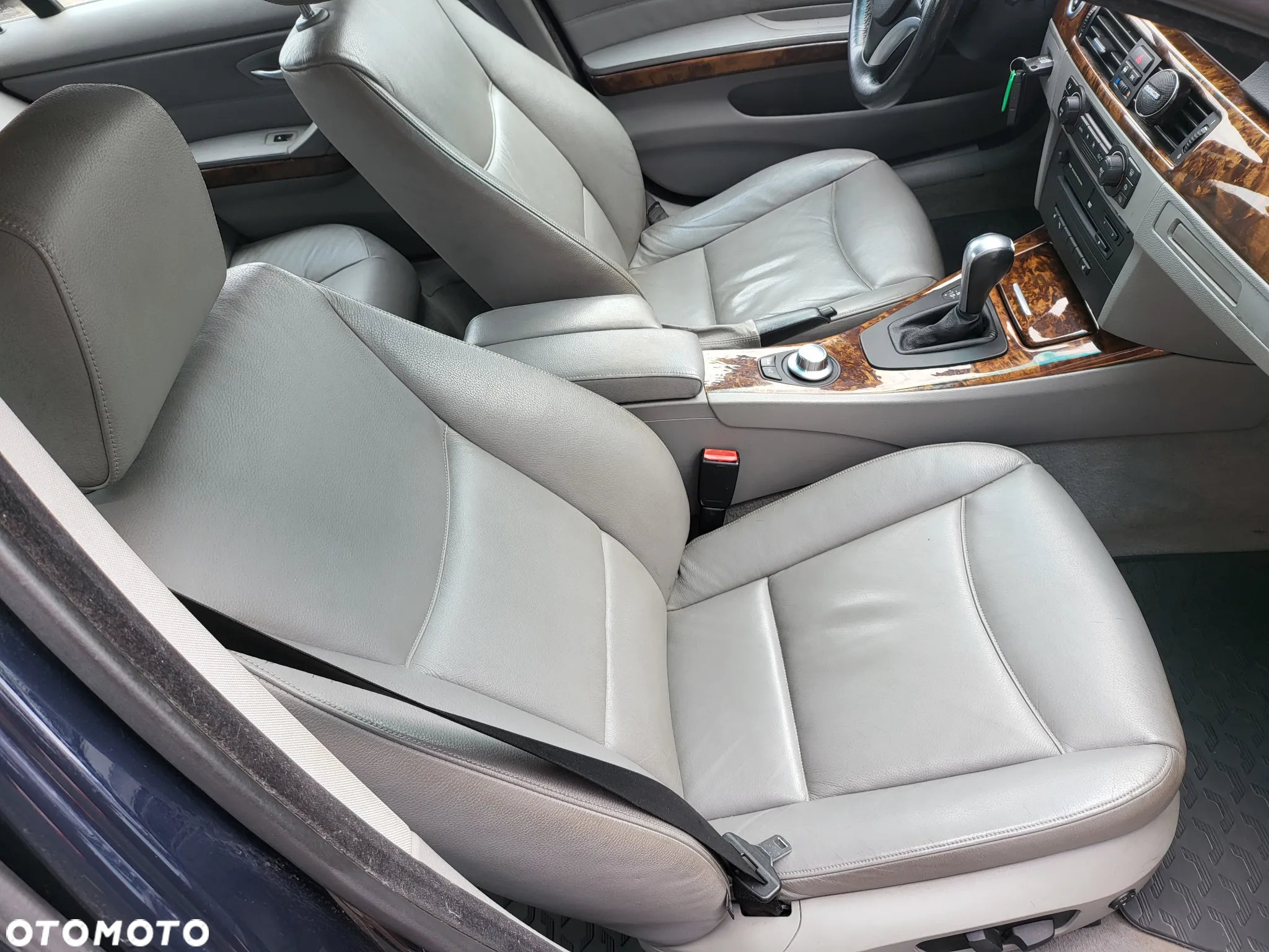 BMW Seria 3 325i - 7