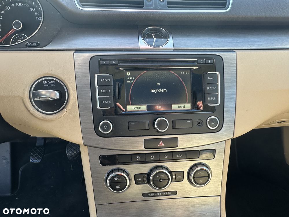 Volkswagen Passat - 21