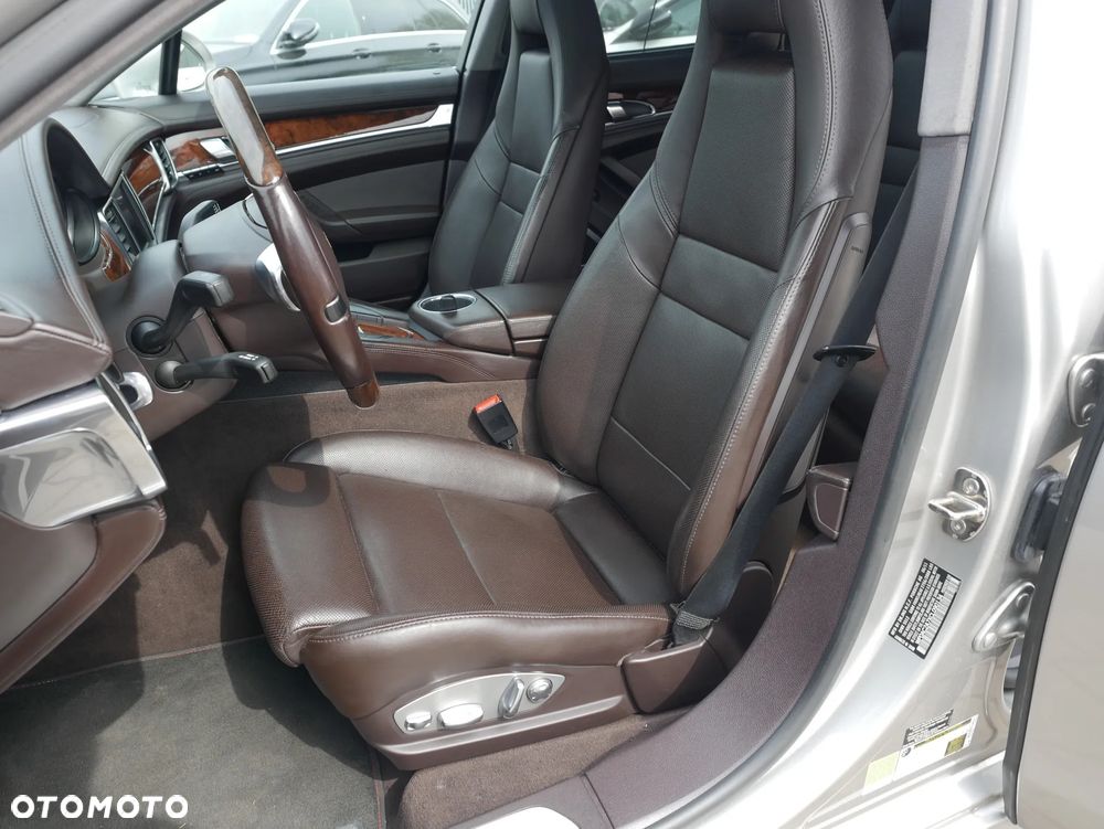 Porsche Panamera Turbo S PDK - 14