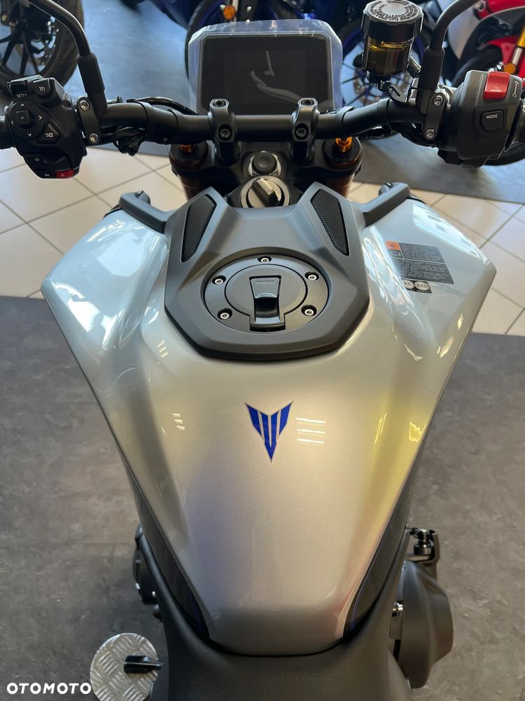Yamaha MT - 12