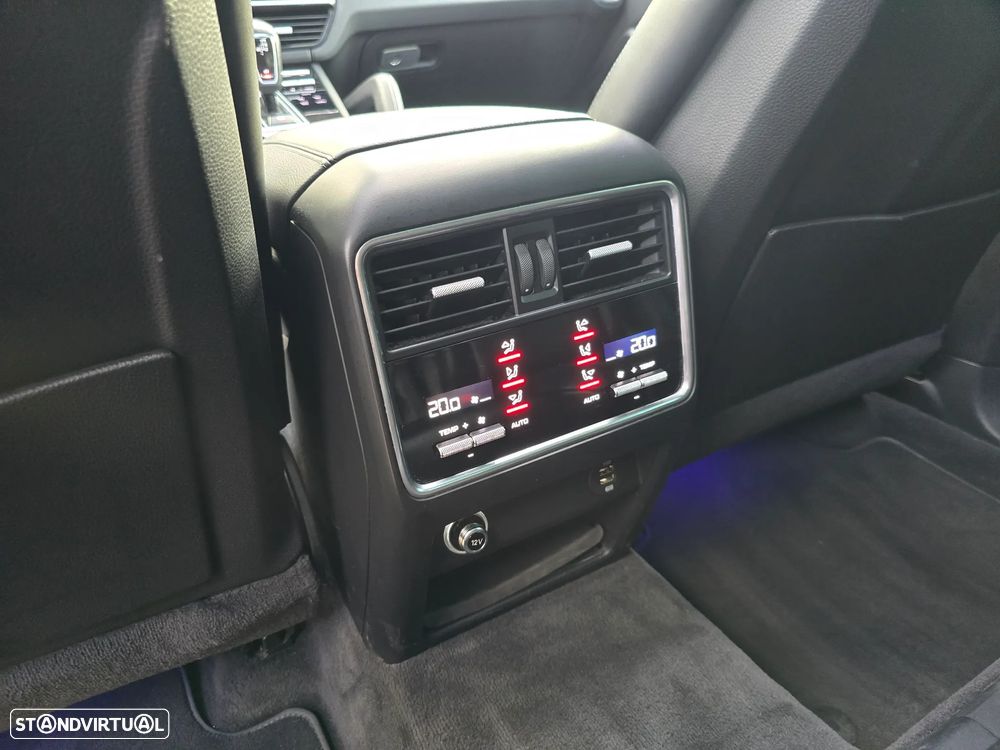 Porsche Cayenne Standard - 29