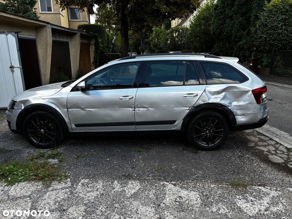 Skoda Octavia Scout 2.0 TDI 4x4 DSG - 2