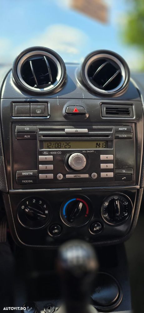 Ford Fiesta 1.4 TDCI Ambiente - 4