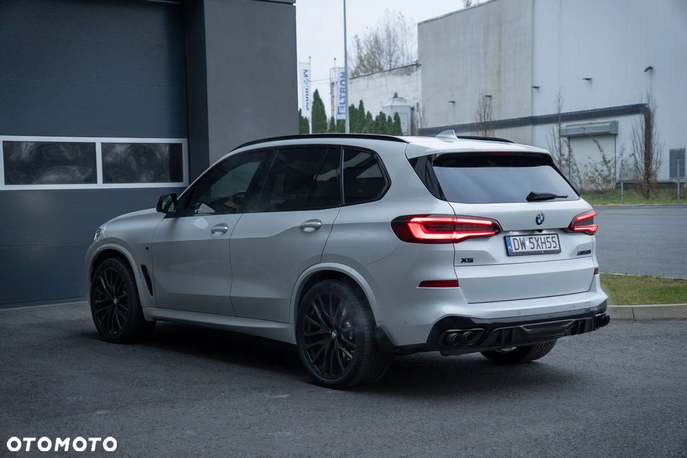 BMW X5 M M50i - 5