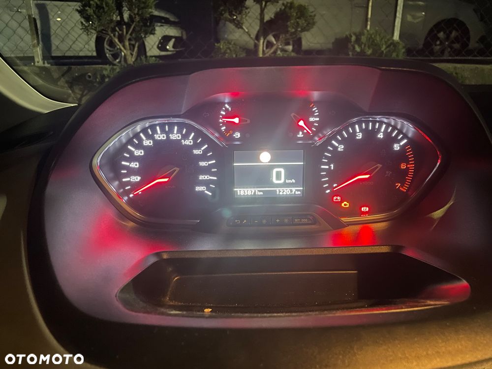 Peugeot Rifter - 6