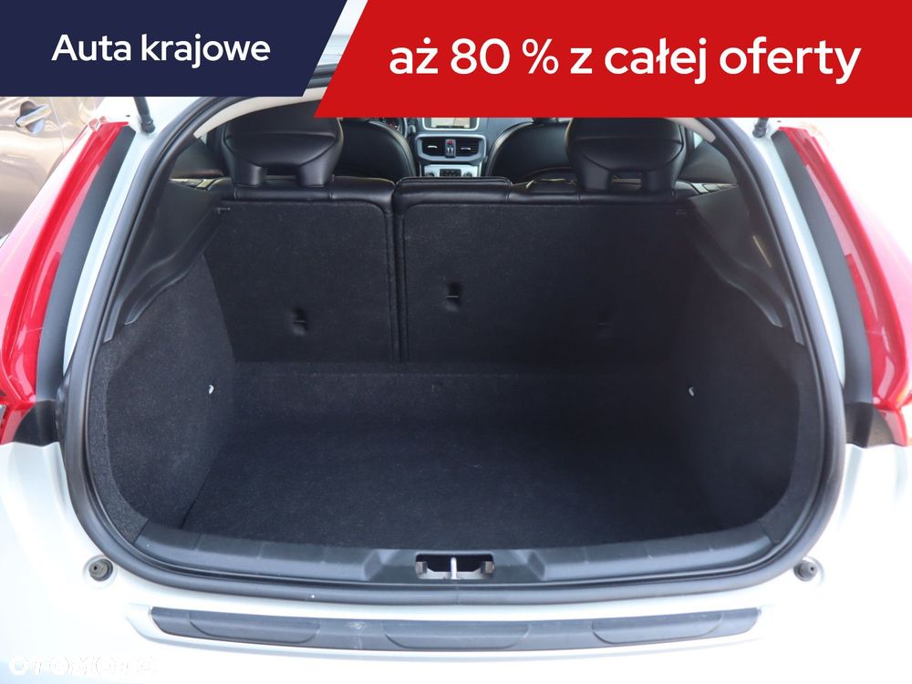 Volvo V40 - 16