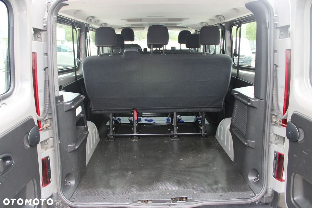 Renault Trafic - 12