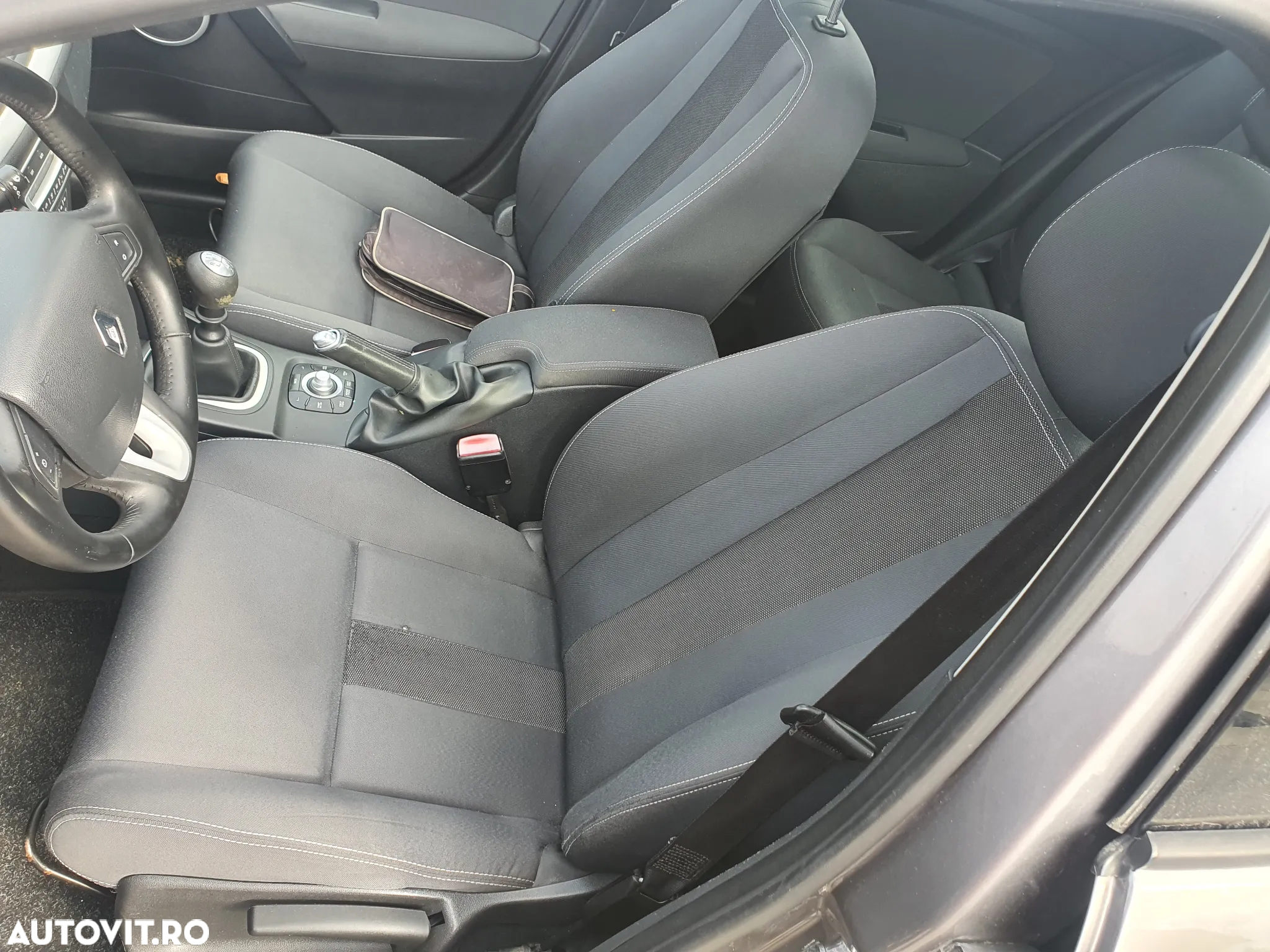Renault Megane 1.5 dCi Dynamique - 8